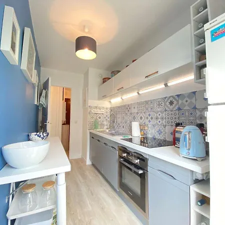 2 Pieces Avec Terrasse, Garage, Et Ascenseur, Jusqu'a 4 Couchages - Centre - Fr-1-245-124 La Baule