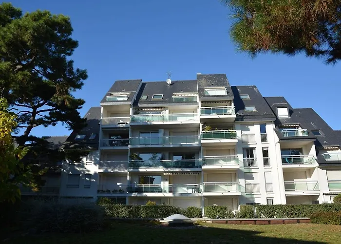 2 Pieces Avec Terrasse, Garage, Et Ascenseur, Jusqu'a 4 Couchages - Centre - Fr-1-245-124 Appartement *